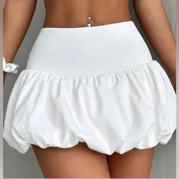NEW Revolve Clothing White Mini Bubble Skirt / Skort - Size XS - RETAILS $128 - Picture 3 of 8